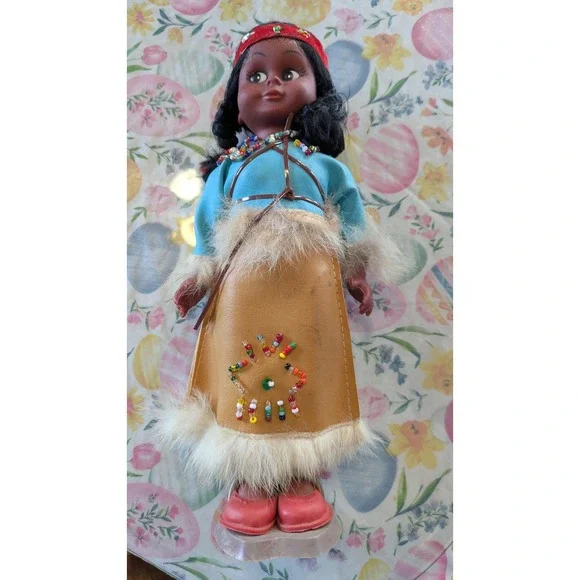 Vintage Native American Style Souvenir Doll Brown Hair Beaded Decoration - Picture 2 of 4